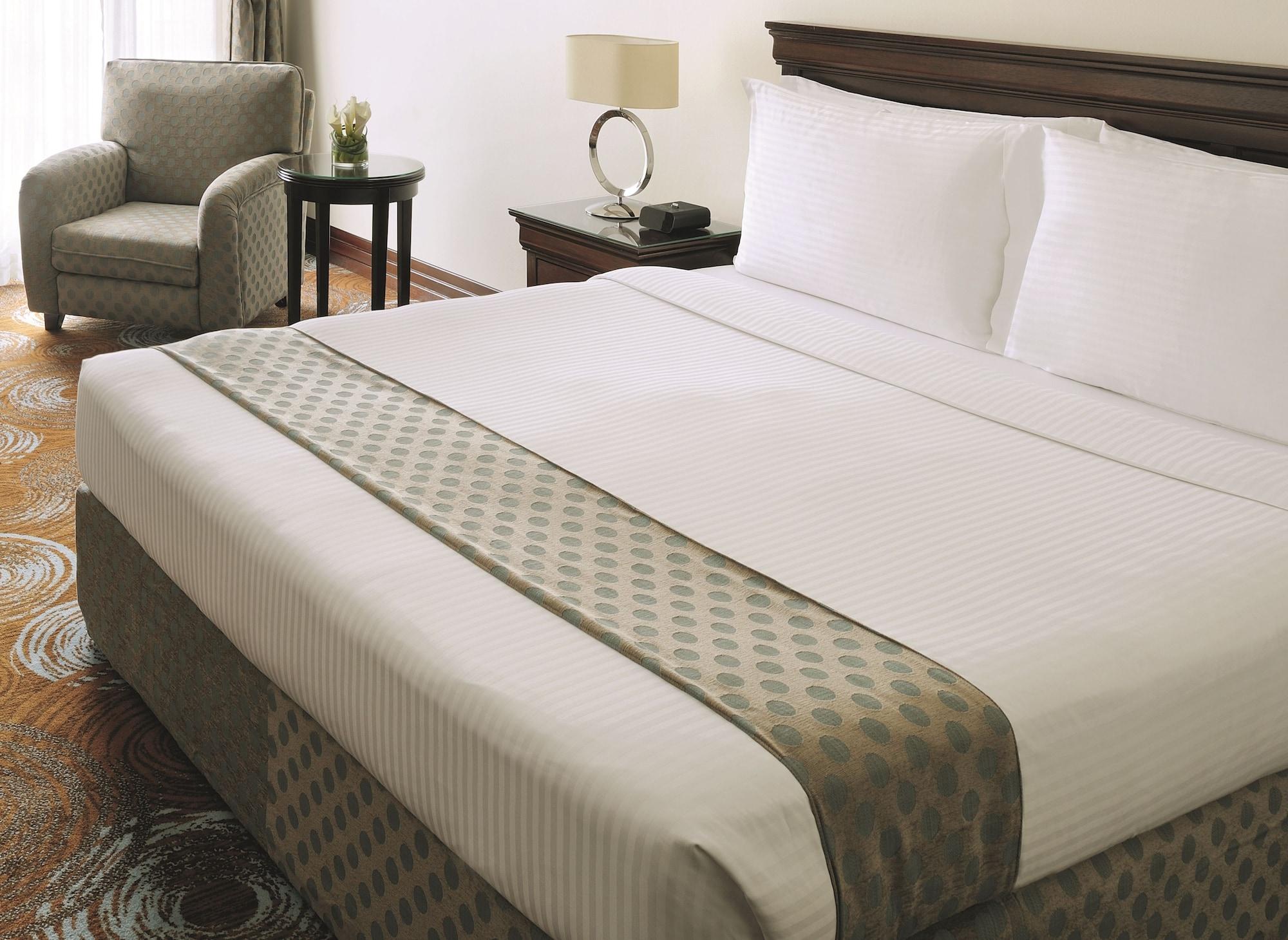 Montrose - A Mayfair Collection Hotel Кувейт Экстерьер фото