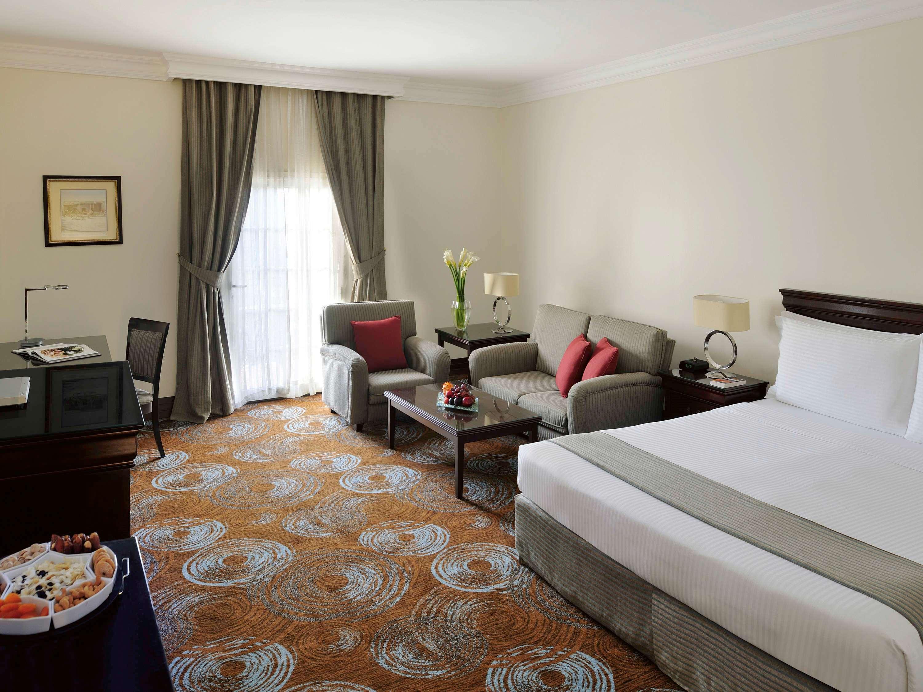 Montrose - A Mayfair Collection Hotel Кувейт Экстерьер фото