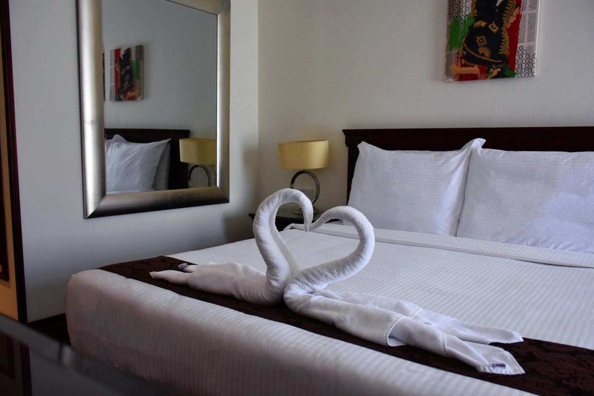 Montrose - A Mayfair Collection Hotel Кувейт Экстерьер фото