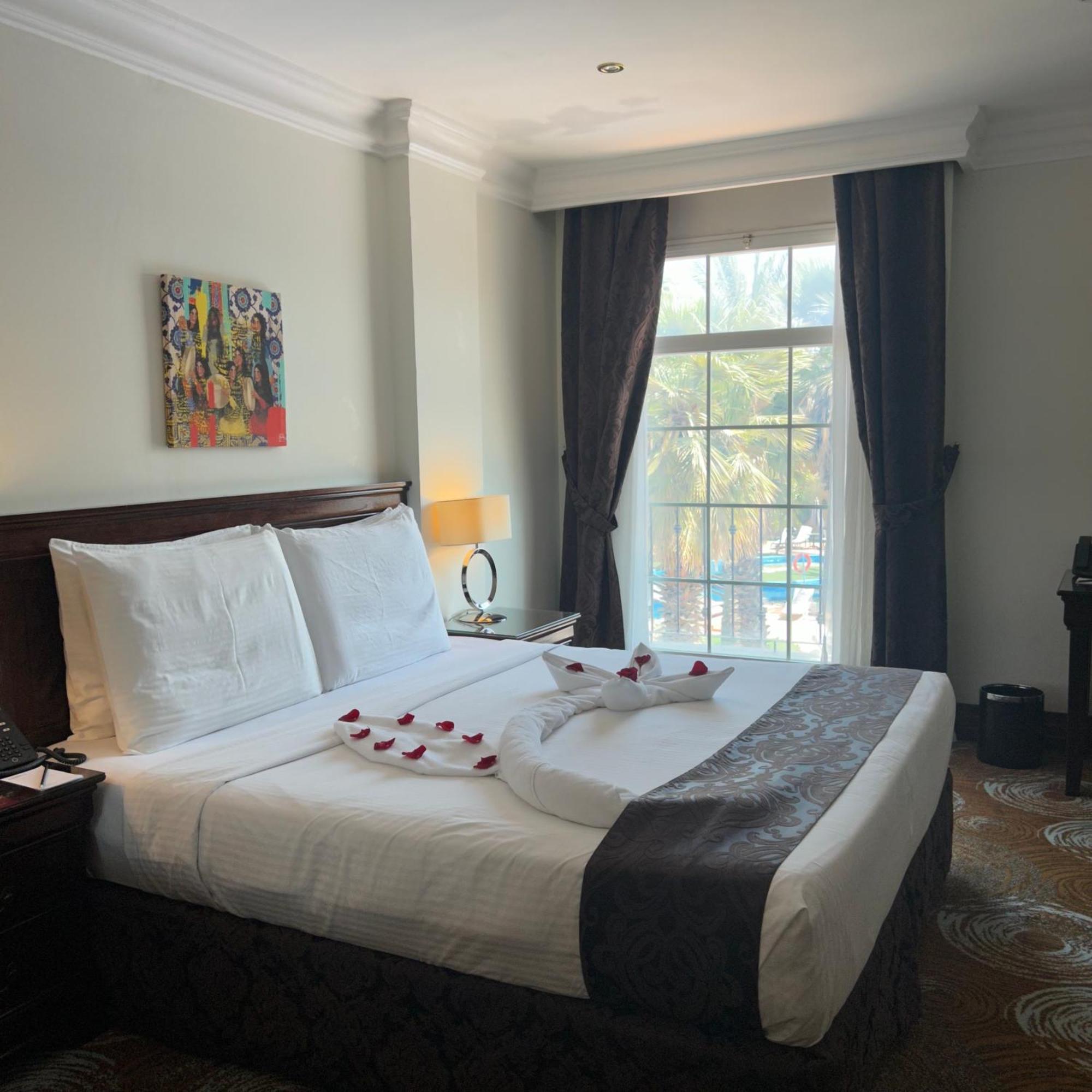 Montrose - A Mayfair Collection Hotel Кувейт Экстерьер фото