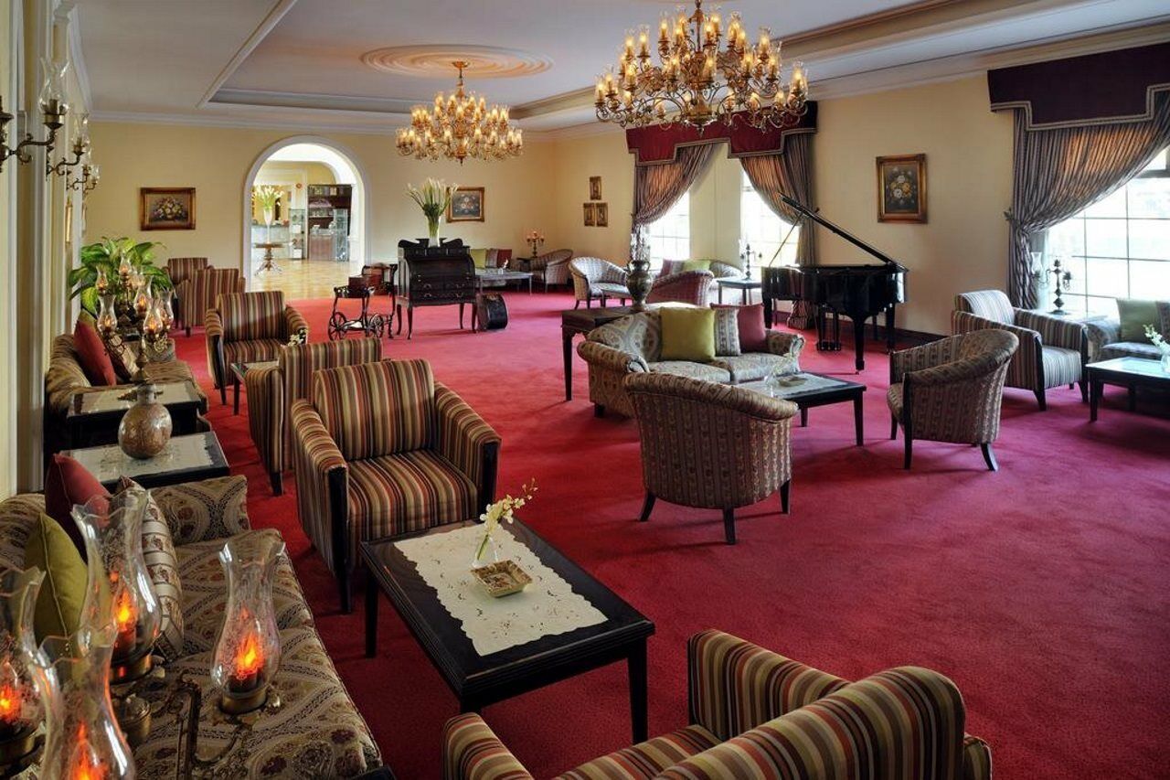 Montrose - A Mayfair Collection Hotel Кувейт Экстерьер фото